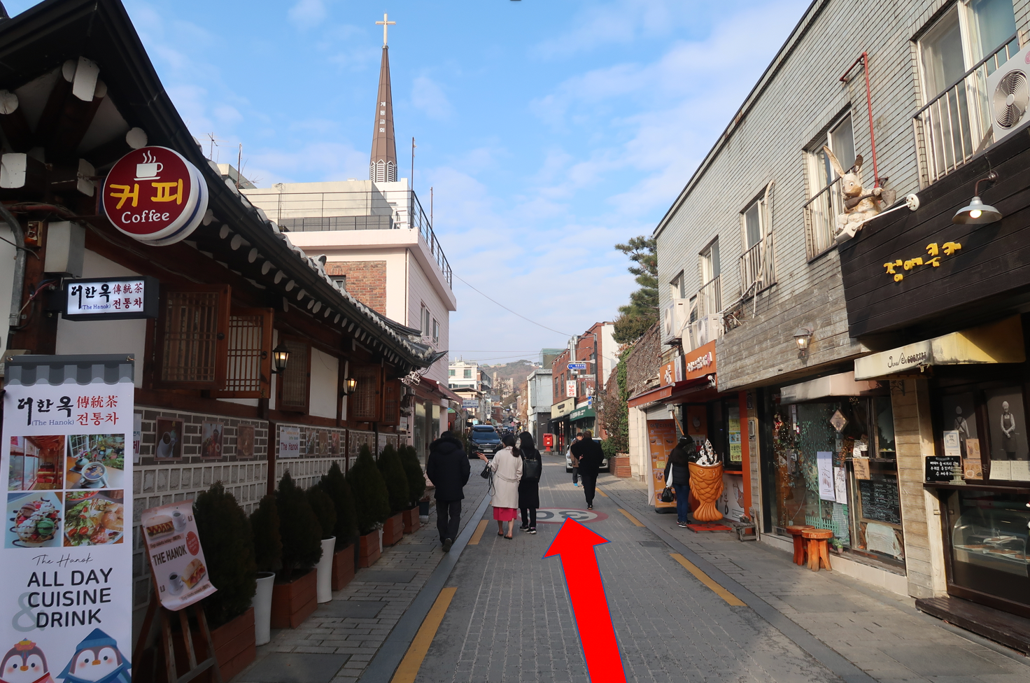 Gentle Monster. Flagship store. sunglass. optical glass. bathhouse remodeling. artistic remodeling. art.